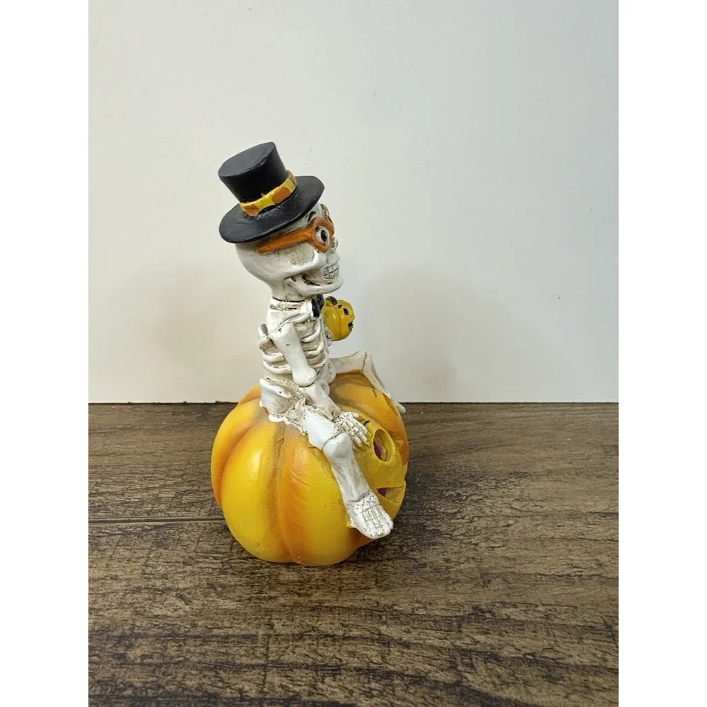 Halloween Skeleton On Pumpkin 4.5